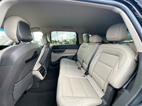 Used 2024 Lincoln Nautilus Reserve image 17