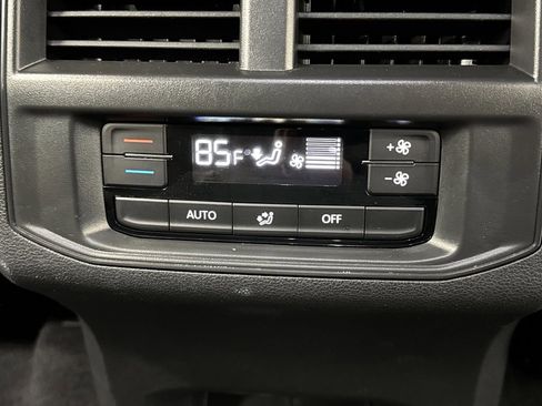 Used 2022 Volkswagen Atlas SE image 31