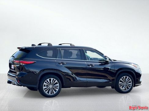 Used 2021 Toyota Highlander Platinum AWD/4WD image 4