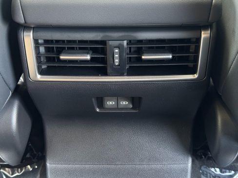 Used 2024 Lexus GX 550 AWD/4WD image 38