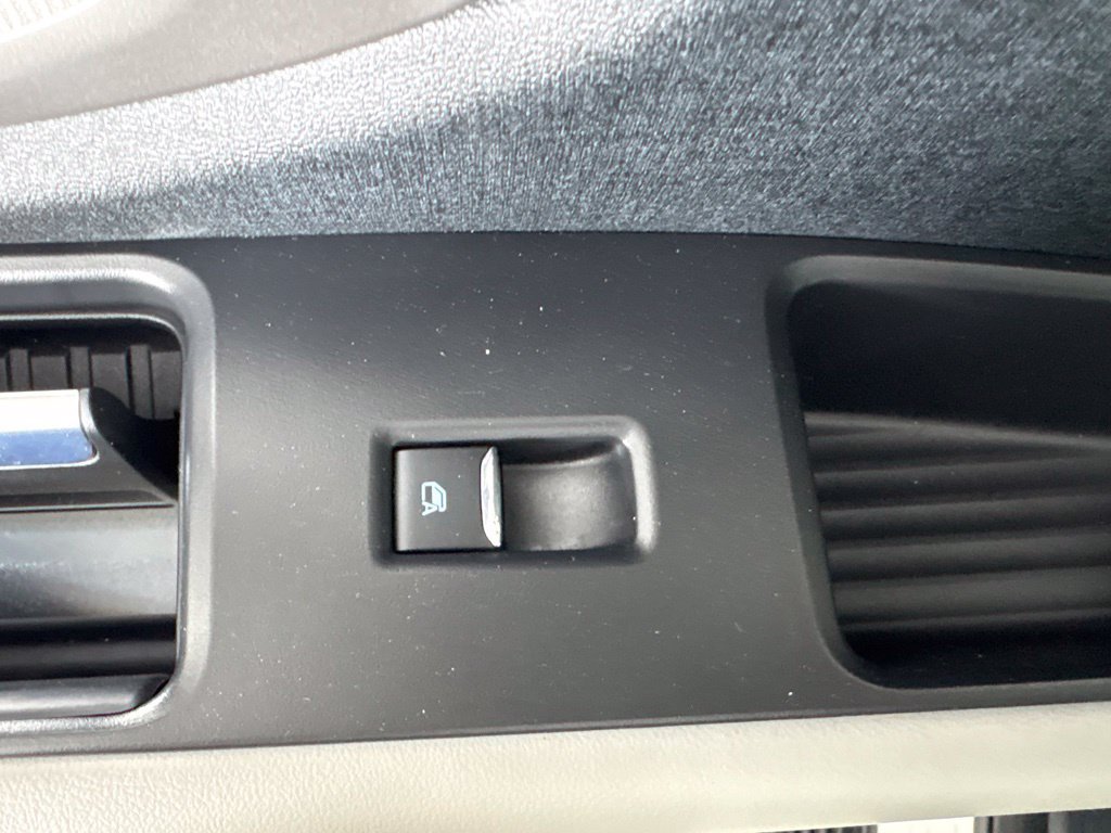 Used 2025 Ford Expedition Active RWD image 50