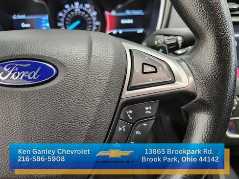 Used 2017 Ford Fusion SE w/ Fusion SE Technology Package image 13
