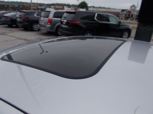 Used 2012 Jaguar XF Portfolio RWD image 18