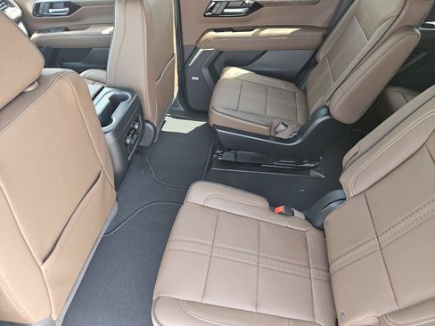 New 2026 Chevrolet Tahoe High Country AWD/4WD image 26