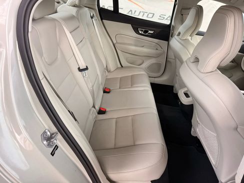 Used 2019 Volvo S60 T6 Momentum image 22