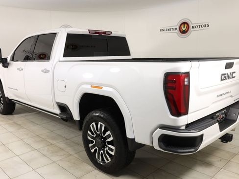 Used 2025 GMC Sierra 2500 Denali Ultimate AWD/4WD image 4
