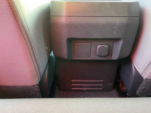 Used 2025 Toyota Tacoma TRD Off-Road image 24