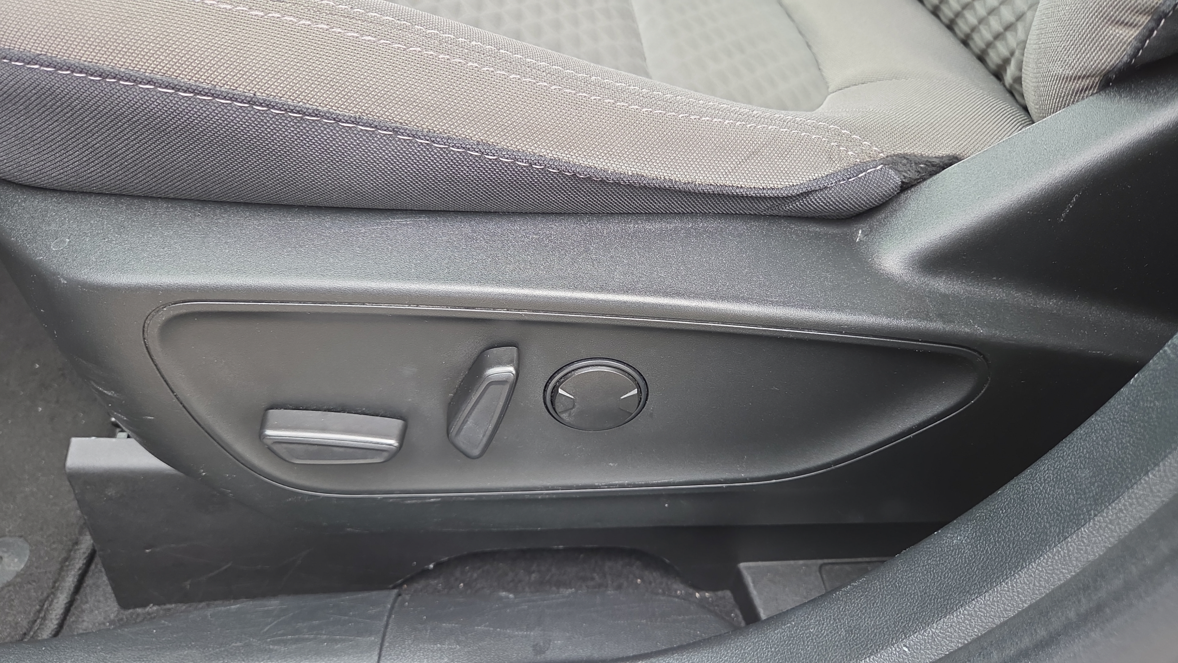 Used 2022 Ford Escape SE w/ Convenience Package FWD image 10