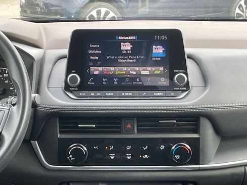 Used 2023 Nissan Rogue S image 21