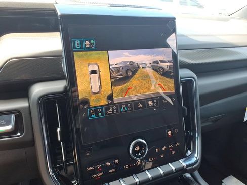 New 2026 GMC Yukon XL AT4 w/ AT4 Premium Plus Package AWD/4WD image 20