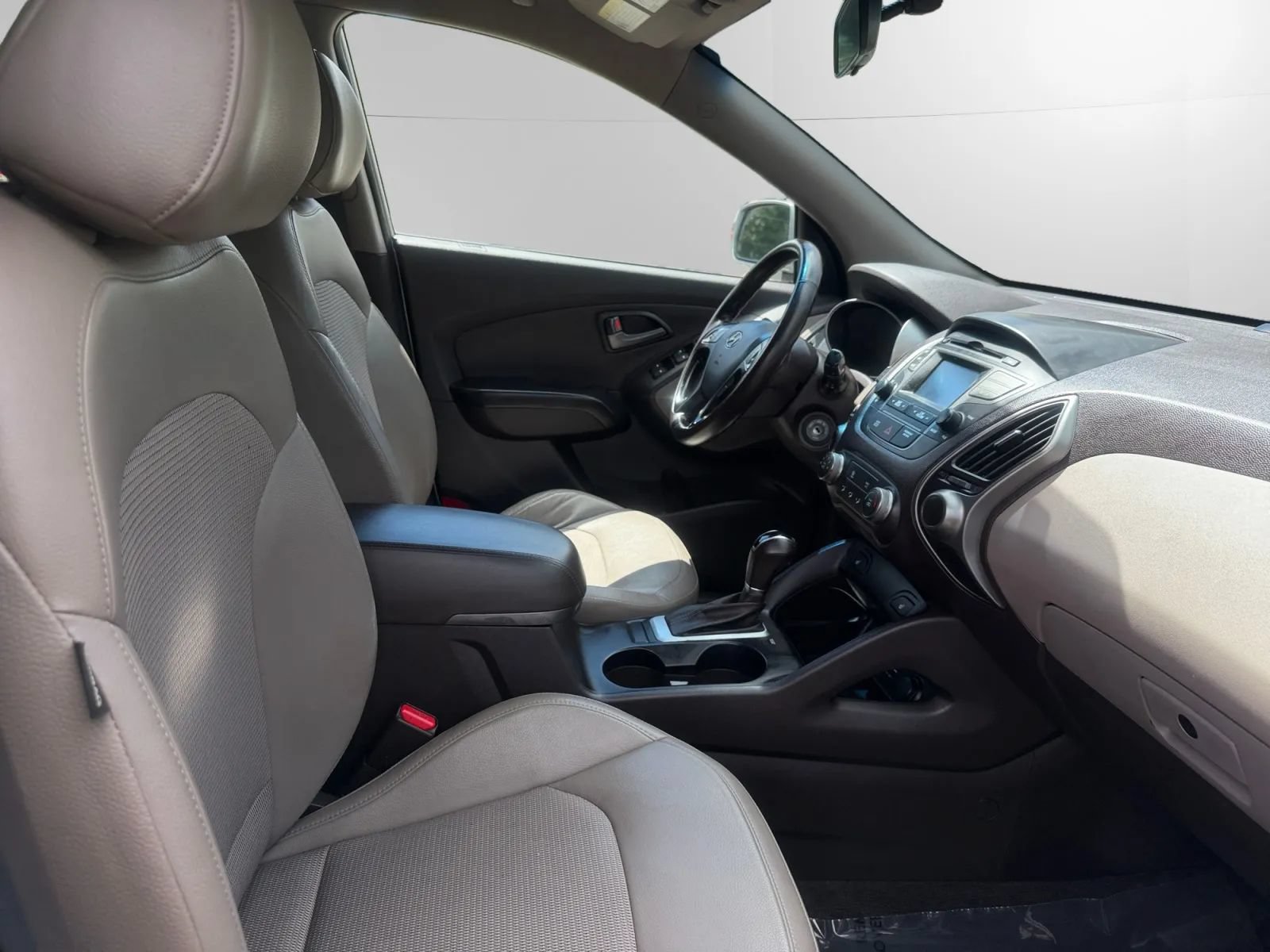 Used 2015 Hyundai Tucson SE AWD/4WD image 18