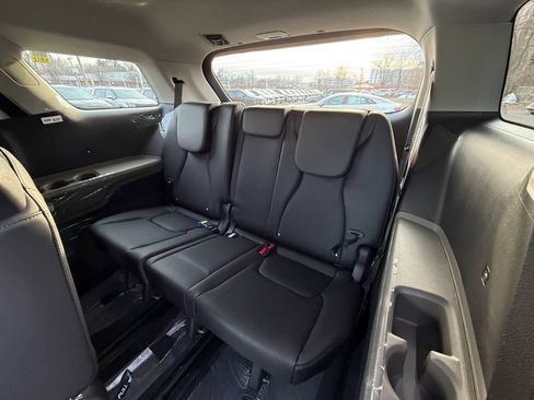 New 2026 Kia Carnival FWD image 25
