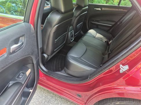 Used 2014 Chrysler 300 AWD w/ Driver Convenience Group image 11