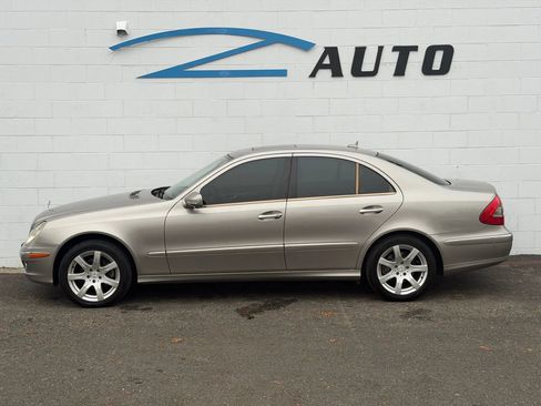 Used 2007 Mercedes-Benz E 350 Sedan image 3