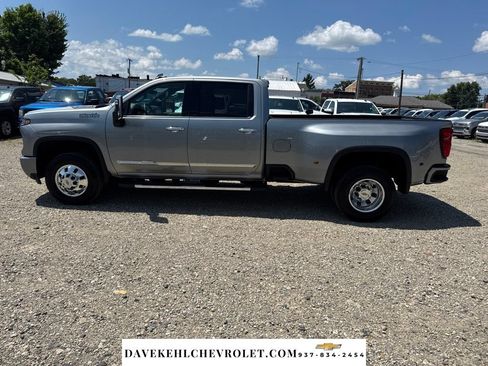 Used 2025 Chevrolet Silverado 3500 High Country w/ High Country Premium Package AWD/4WD image 2