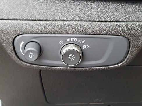 Used 2022 Chevrolet Bolt EUV LT w/ Convenience Package image 14