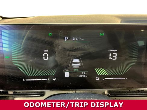 Used 2025 Kia Carnival EX FWD image 12