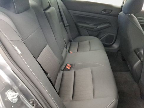 Used 2025 Nissan Altima 2.5 S FWD image 15