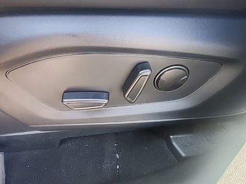 Used 2023 Ford Explorer XLT w/ Equipment Group 202A image 18