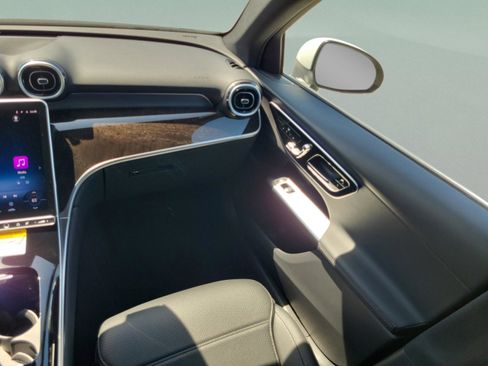 Certified 2026 Mercedes-Benz GLC 300 image 11