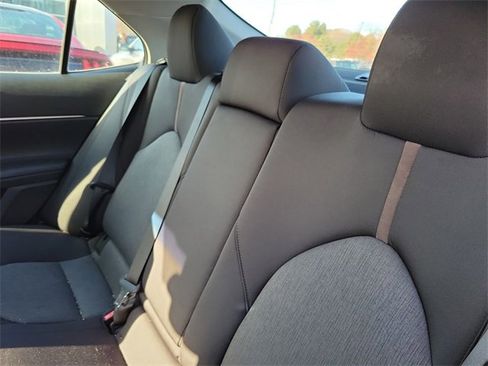 Used 2018 Toyota Camry LE image 22