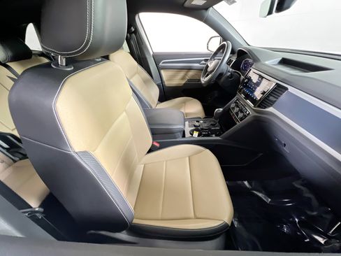 Used 2023 Volkswagen Atlas Cross Sport SEL image 27