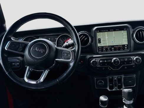 Used 2022 Jeep Wrangler Unlimited Sahara AWD/4WD image 28