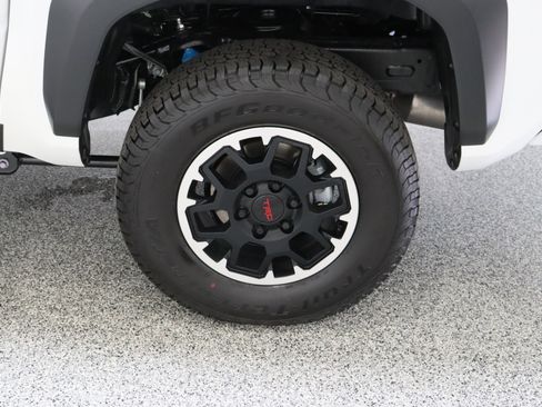 Used 2026 Toyota Tacoma TRD Off-Road AWD/4WD image 10