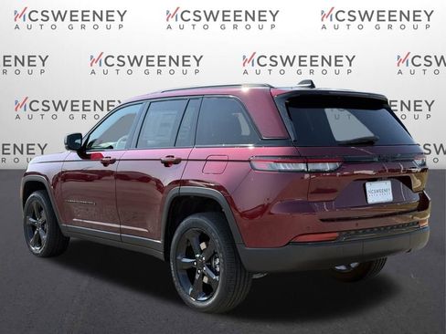 New 2025 Jeep Grand Cherokee Altitude image 3