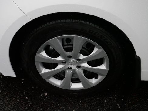 Certified 2025 Toyota Corolla LE image 15