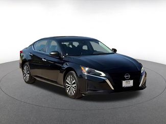 Used 2025 Nissan Altima 2.5 SV video 2