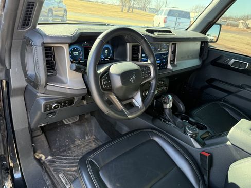 Used 2025 Ford Bronco Outer Banks w/ Sasquatch Package image 6