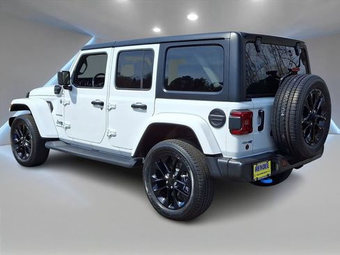 Used 2023 Jeep Wrangler Unlimited Sahara w/ Cold Weather Group image 7