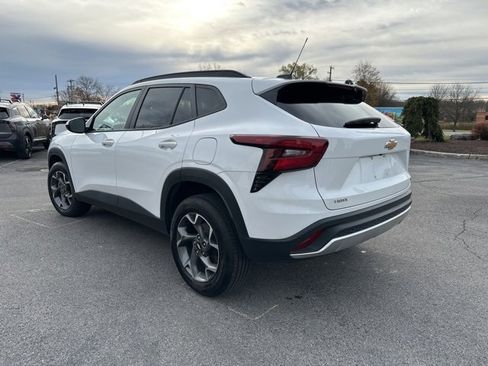 Used 2024 Chevrolet Trax LT image 5