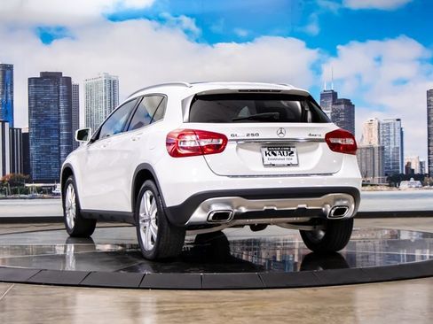 Used 2018 Mercedes-Benz GLA 250 4MATIC image 9