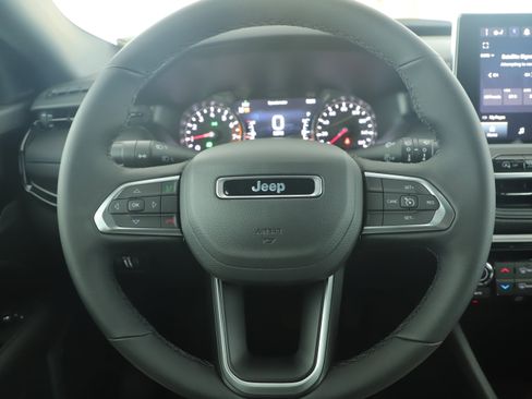 New 2026 Jeep Compass Latitude image 12