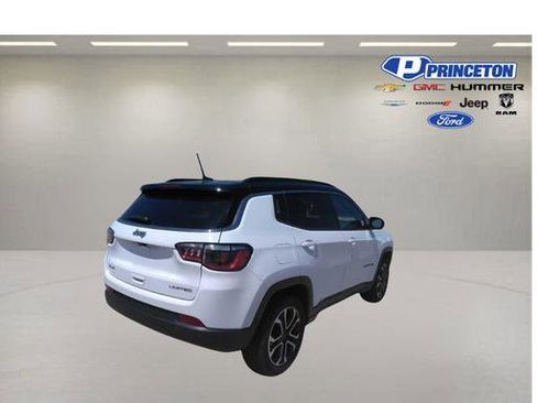 Used 2024 Jeep Compass Limited AWD/4WD image 3