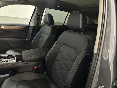 New 2026 Volkswagen Atlas SE image 14