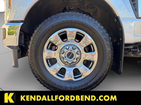Used 2023 Ford F350 Lariat w/ Lariat Ultimate Package AWD/4WD image 9