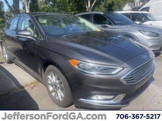 Used 2017 Ford Fusion SE FWD video 1