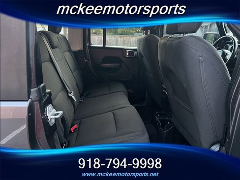 Used 2018 Jeep Wrangler Unlimited Sport S AWD/4WD image 7