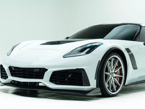 Used 2016 Chevrolet Corvette Z06 w/ 3LZ Preferred Equipment Group image 11