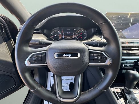 Used 2022 Jeep Compass Latitude w/ Convenience Group AWD/4WD image 16