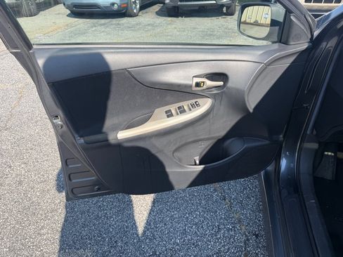 Used 2011 Toyota Corolla S FWD image 12