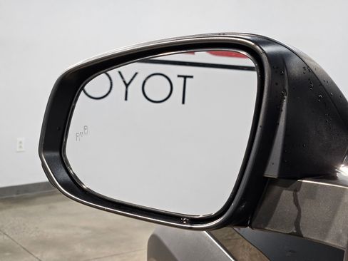 Used 2025 Toyota 4Runner TRD Off-Road image 22