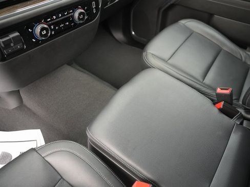 Used 2024 Chevrolet Silverado 2500 LT w/ Convenience Package image 27