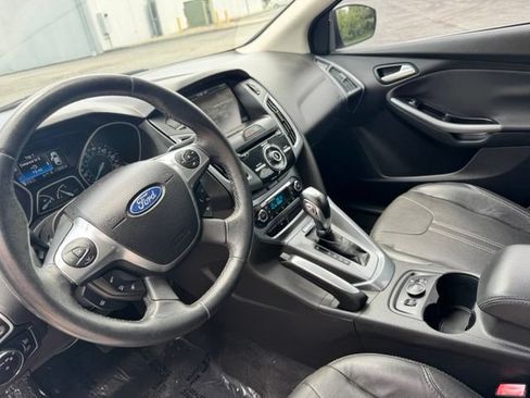 Used 2012 Ford Focus Titanium FWD image 12