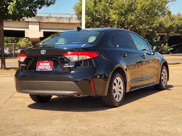 Used 2024 Toyota Corolla LE FWD image 3