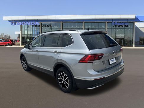Used 2021 Volkswagen Tiguan SE AWD/4WD image 3