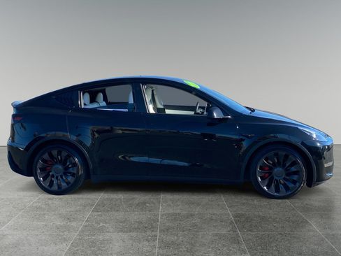 Used 2022 Tesla Model Y Performance AWD/4WD image 6